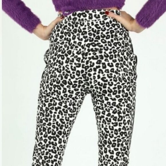 Cheetah  Skinny Jeans - Picture 11 of 16